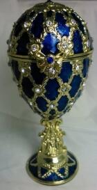Schmuckei Fabergè Stil und Spieluhr blau, vorn mit Schließe