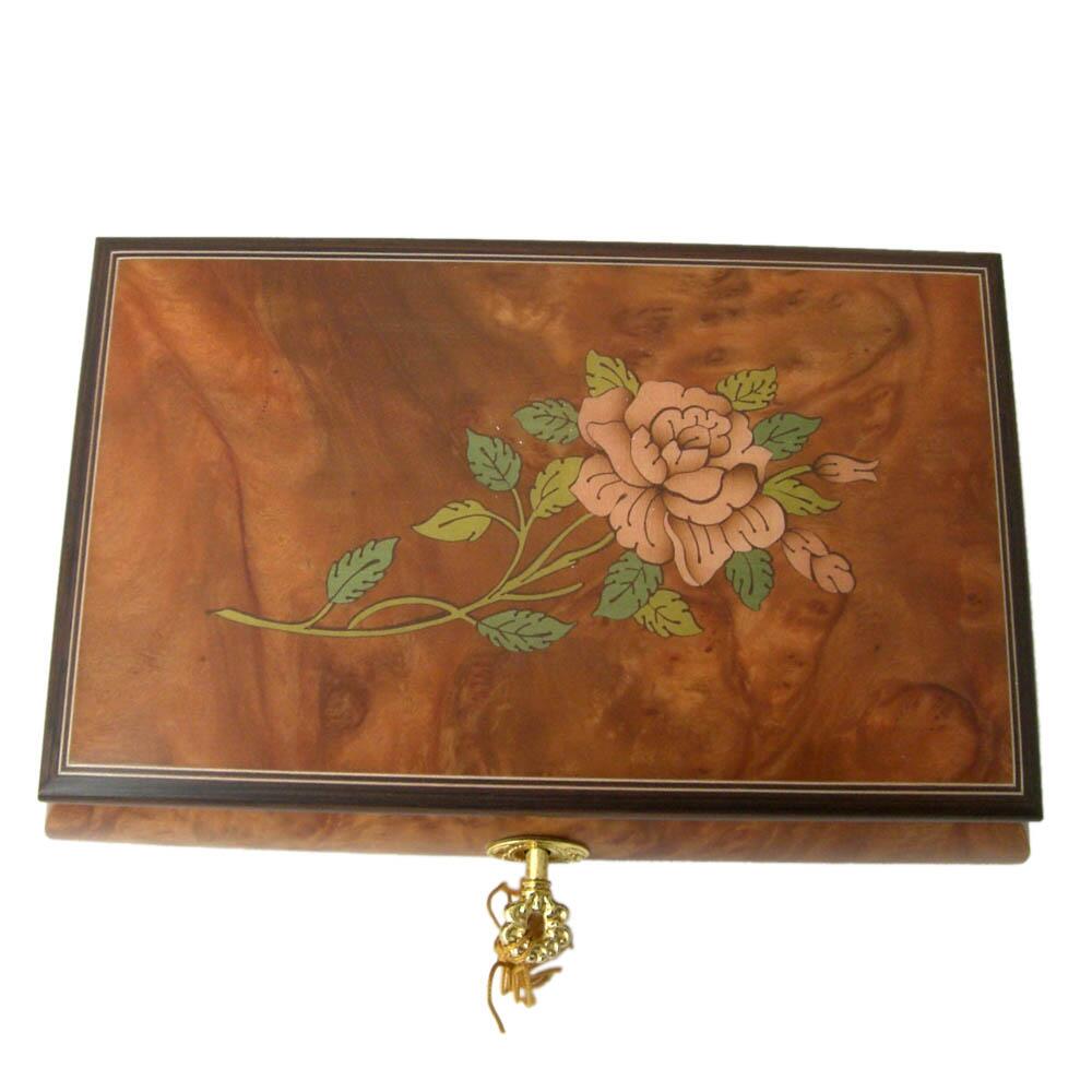 Schmuckschatulle mit Rosenintarsien von Böhme Music, Ansicht von oben auf geschlossenen Deckel