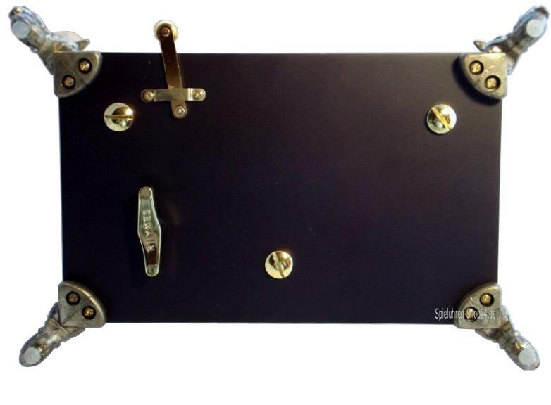 Kristallglas Spieluhr 50tönig- Rhymes, Ansicht Boden mit Aufziehmechanismus