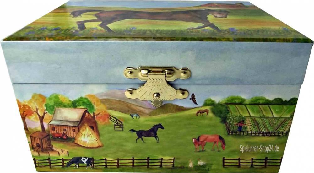 Landleben pur - wunderhübsch dargestellt auf dieser Musikdose