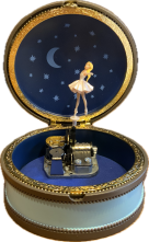 Spieluhr von vorne geöffnet