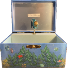 Kinder - Spieluhr, Regenbogenfisch© von Trousselier, Elfenlied - Lilium