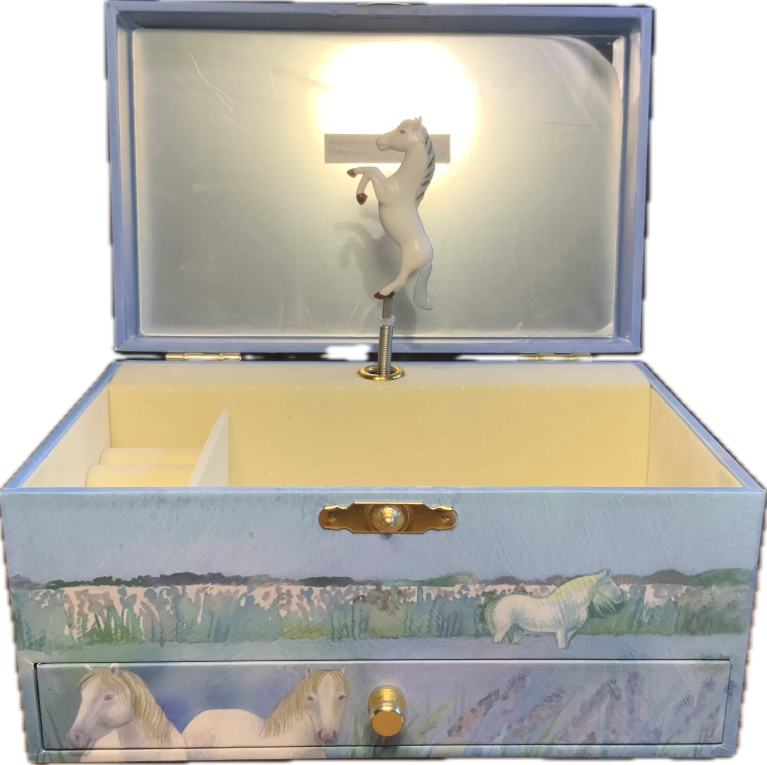 Kinder - Spieluhr auch für Erwachsene , Pferde der Camargue© von Trousselier, Lullaby von F. Schubert - Spieluhr von vorne geöffnet