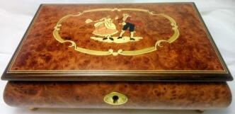 Rokoko Tanzpaar, Holz Spieluhr, Schatulle mit Intarsien