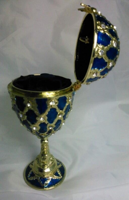 Schmuckei Fabergè Stil und Spieluhr blau, Seite geöffnet