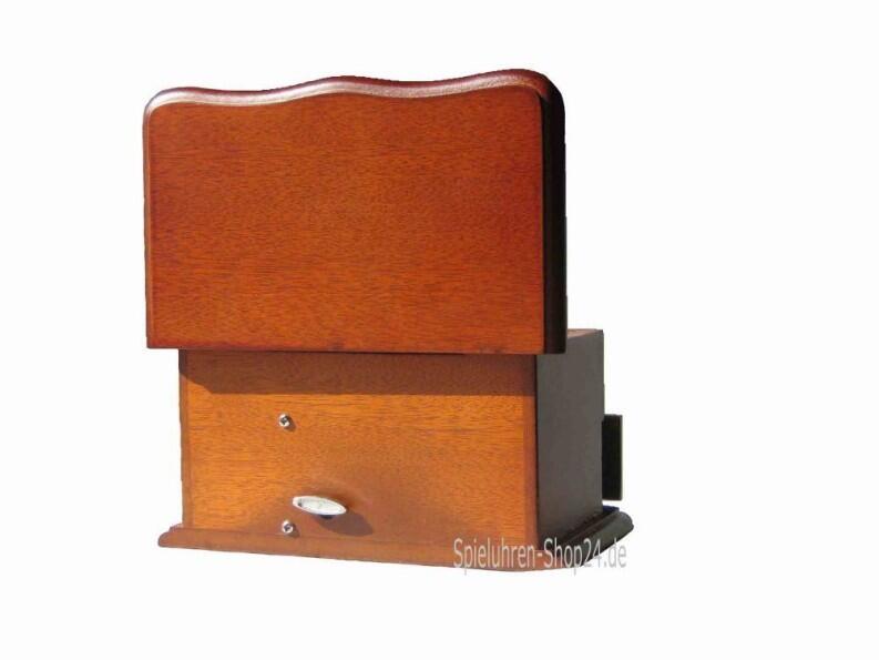 Schmucktruhe Holz mit Ballerina, Ansicht Rückseite mit geöffnetem Deckel