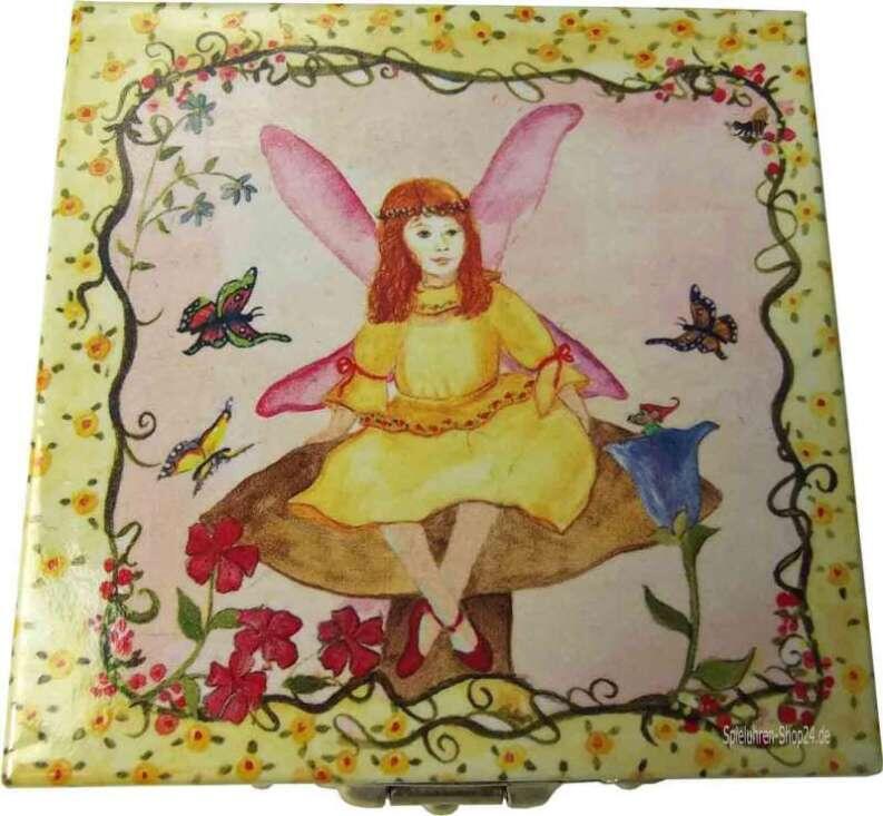 Im zarten gelb gestaltete Zahnbox mit zarter Fee